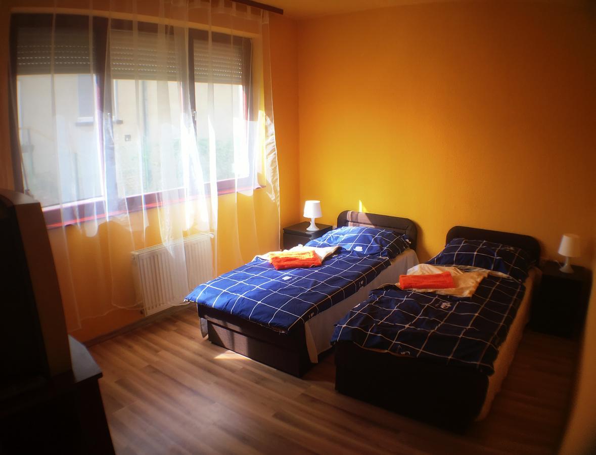 Palota Panzio Bed and Breakfast Budapest Exteriör bild