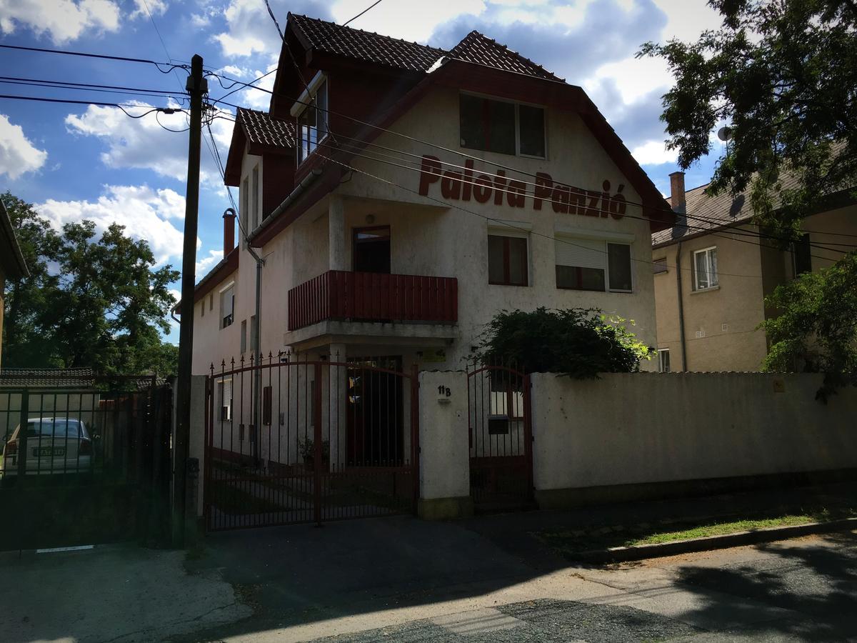 Palota Panzio Bed and Breakfast Budapest Exteriör bild