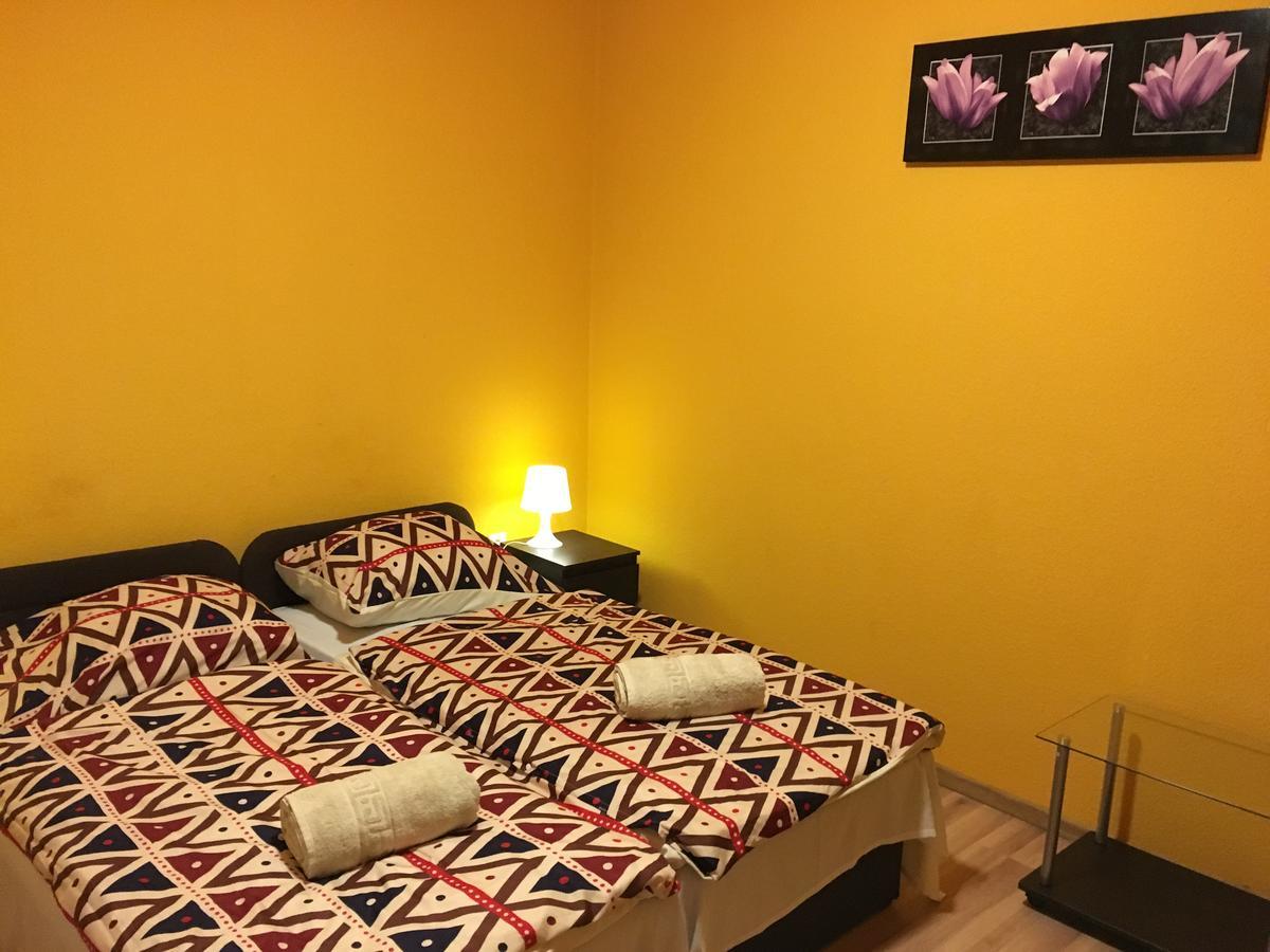 Palota Panzio Bed and Breakfast Budapest Exteriör bild